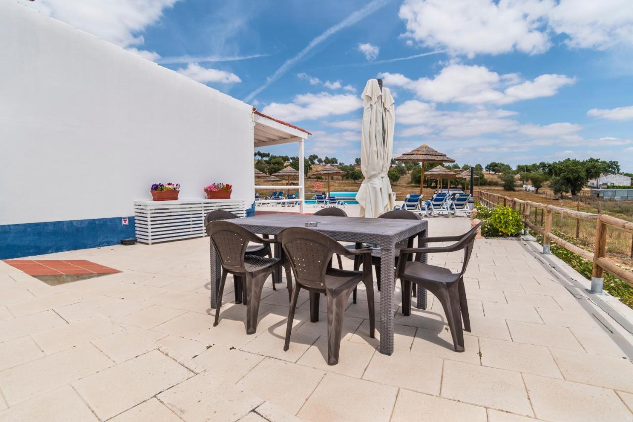 Monte Da Cabeca Gorda Bed & Breakfast Alcacovas Exterior photo